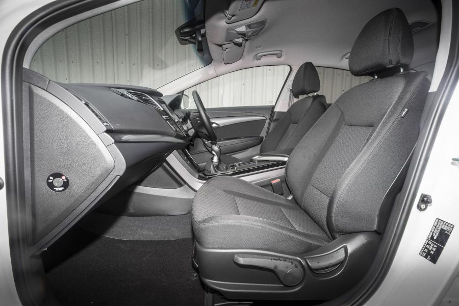  Hyundai i40 Sedan 2015 года  (UK) (фото 10 из 22)